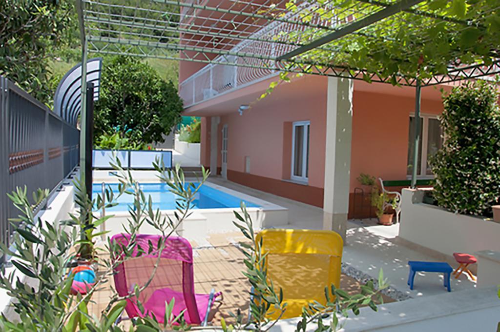 Poolside Paradise - A Hidden Gem In Split Exterior foto