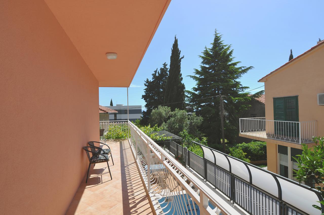 Poolside Paradise - A Hidden Gem In Split Exterior foto